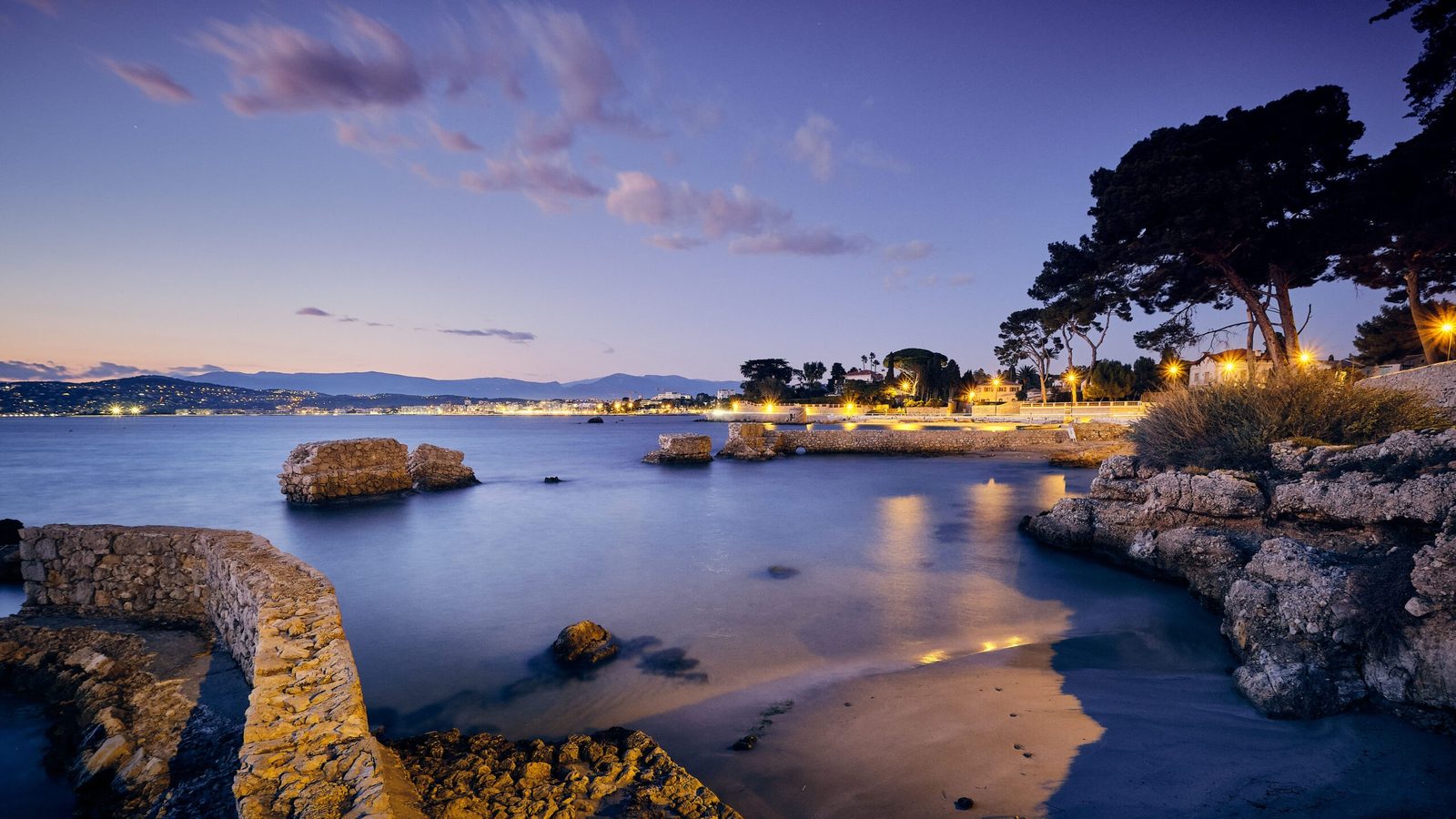 Luxury yacht charter: the best destinations for every season